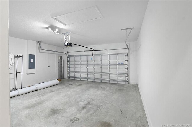 Building Photo - 10575 Jem St