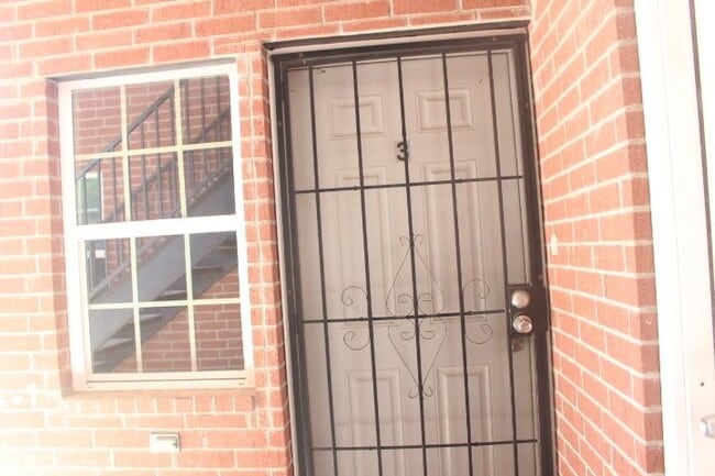 Building Photo - 3118 Garfield St