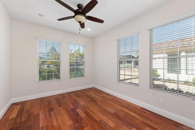 Building Photo - 5971 La Jolla Mesa Dr