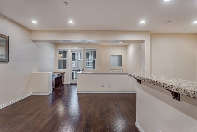 Building Photo - Lux 2 Bed 2 Bath Condo at the Spectrum!