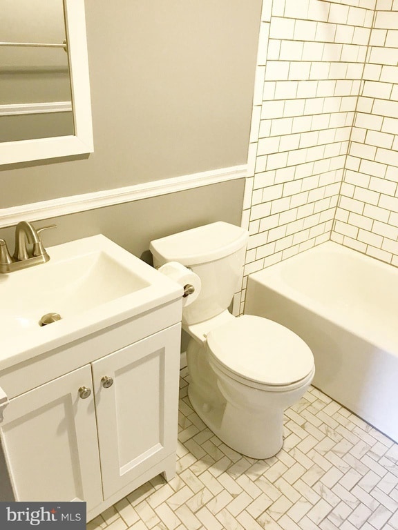 Building Photo - 2055 S Lincoln St