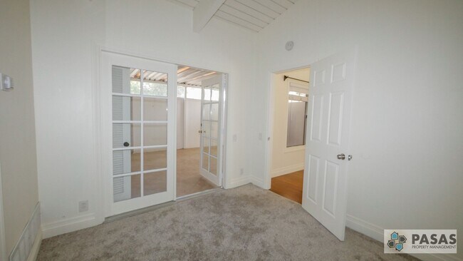 Building Photo - Point Loma Condo - Single-Story End Unit with Sunroom & 2 Covered Parking Spots