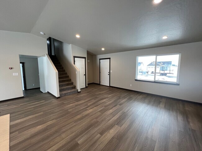 Building Photo - 12685 N Cavanaugh Dr