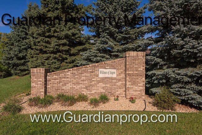 Building Photo - Brooklyn Park Single Family Home, Office, 3 Car Garage, New Carpet, Large Deck, Available Now