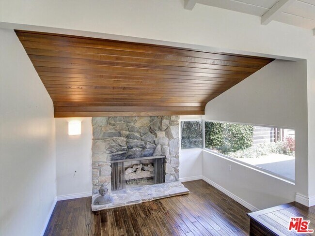 Building Photo - 6763 Radlock Ave