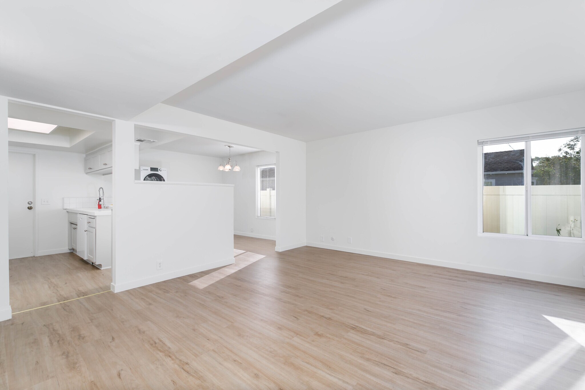 Building Photo - 1138 N Valley St