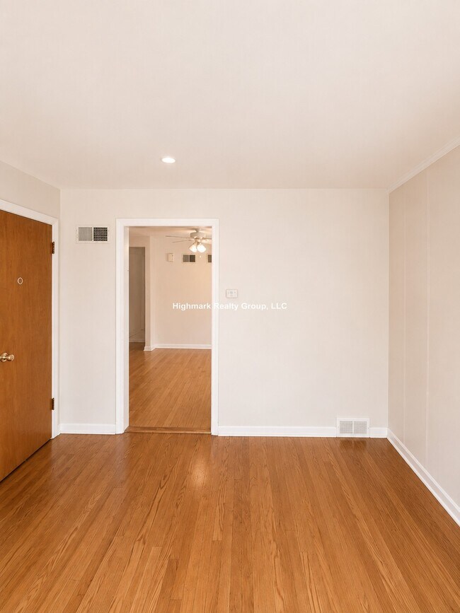 Building Photo - 8242 Kilpatrick Ave