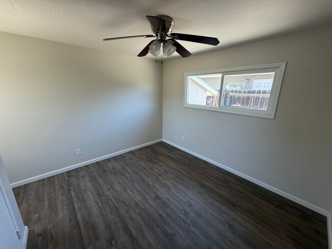 Building Photo - 6315 Lake Arago Ave