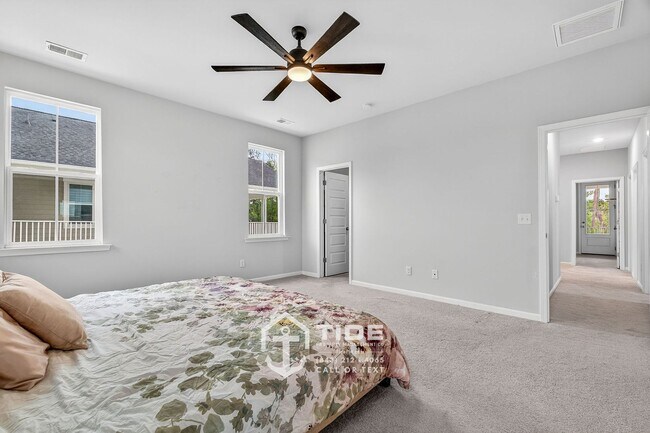 Building Photo - Private Retreat with Modern Upgrades