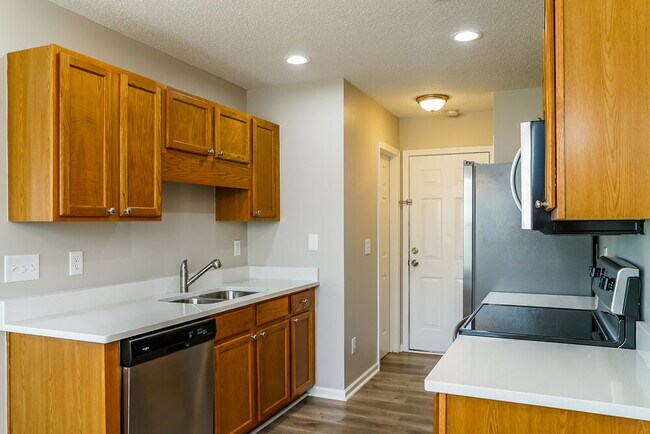 Building Photo - 8145 Wesley Farm Dr