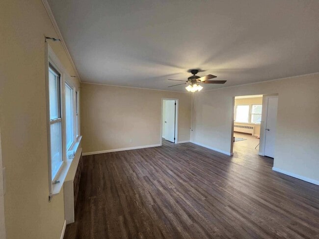 Building Photo - 24 Poplar Pl