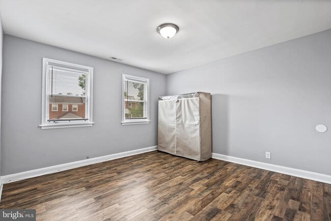 Building Photo - 1015 Lyndhurst St