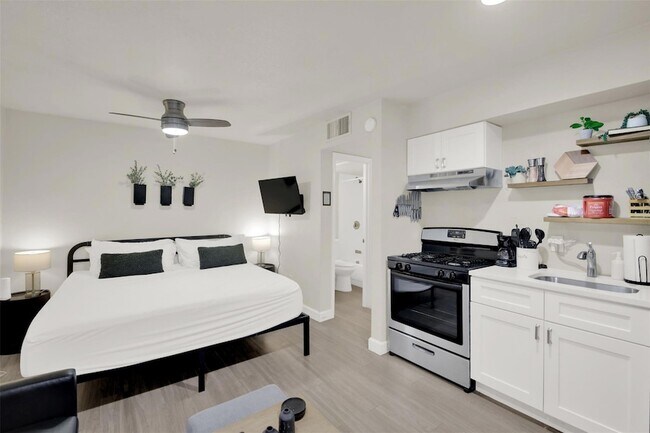 Building Photo - 4501 Speedway