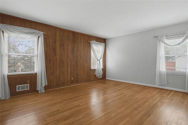 Building Photo - 1001 Wiley Bridge Rd