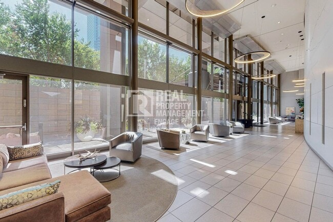 Building Photo - 2 Bedroom Condo Available for Rent in the Heart of DFW!
