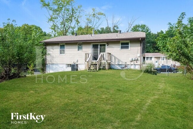 Building Photo - 5548 NE 58th St