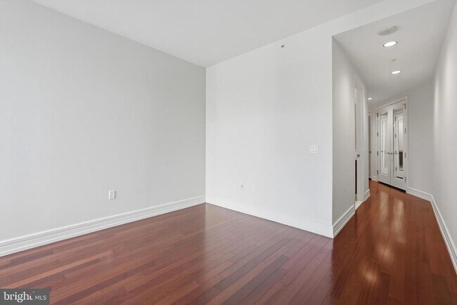 Building Photo - 1414 S Penn Square