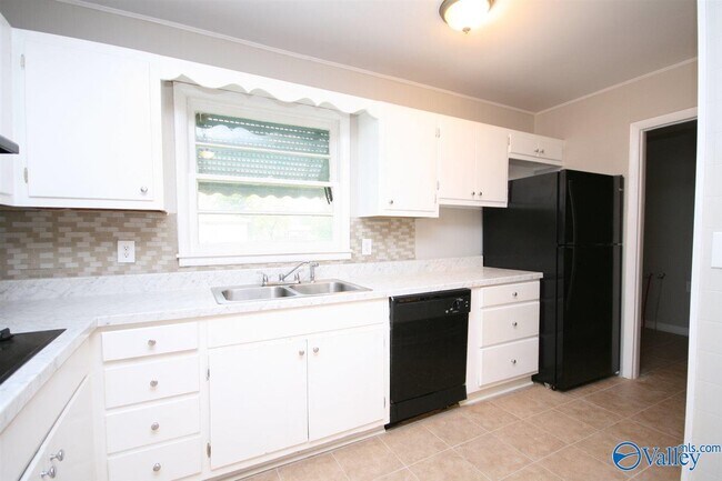 Building Photo - 1607 Clb Vw Dr NW