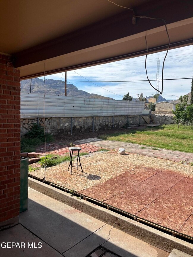 Building Photo - 2703 McKinley Ave