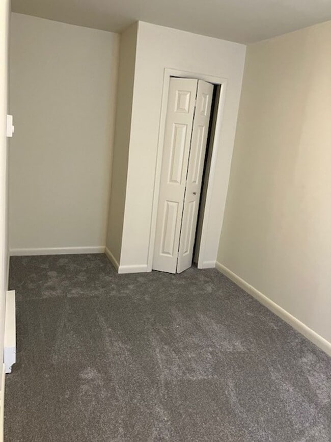 Building Photo - RANCH STYLE 3 BEDROOM DUPLEX FOR LEASE