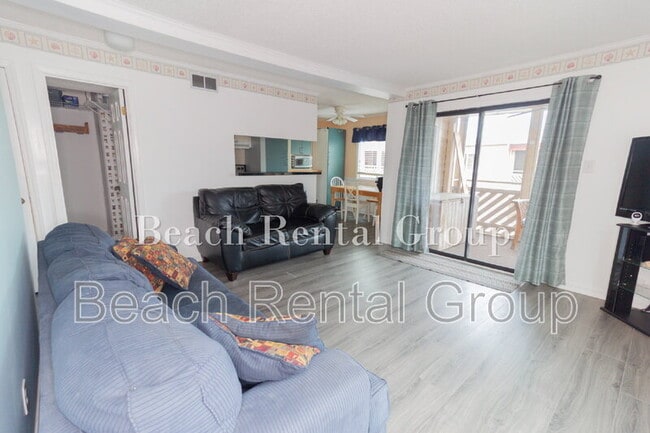 Building Photo - 609 Hillside Dr S