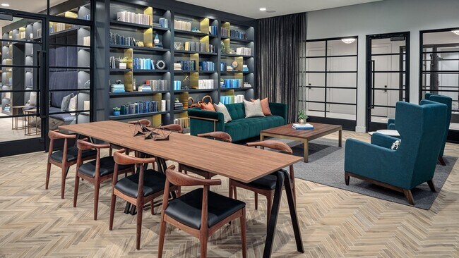 Building Photo - 15250 Quorum Dr