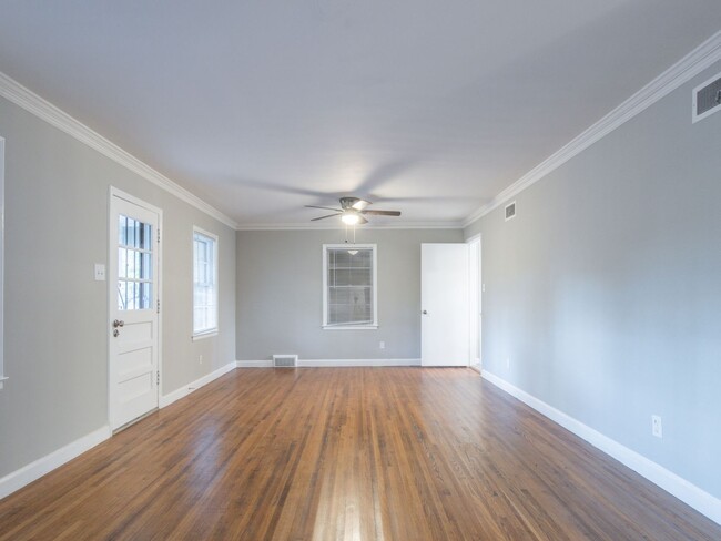 Building Photo - NEWLY RENOVATED - 2BR/1.5BA in Whitehaven!