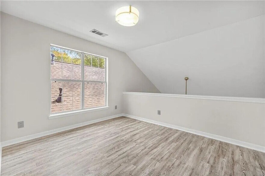 Building Photo - 1288 Gates Cir SE