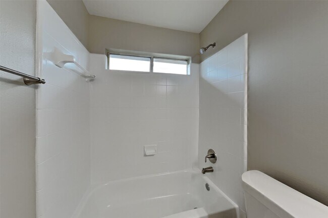 Building Photo - 6714 Village Bridge Dr