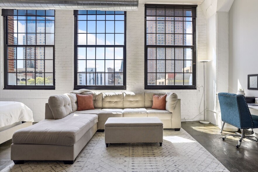 Building Photo - 500 Robert St N