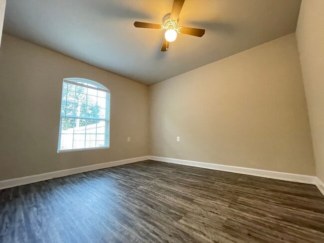 Building Photo - 7184 Alcove St