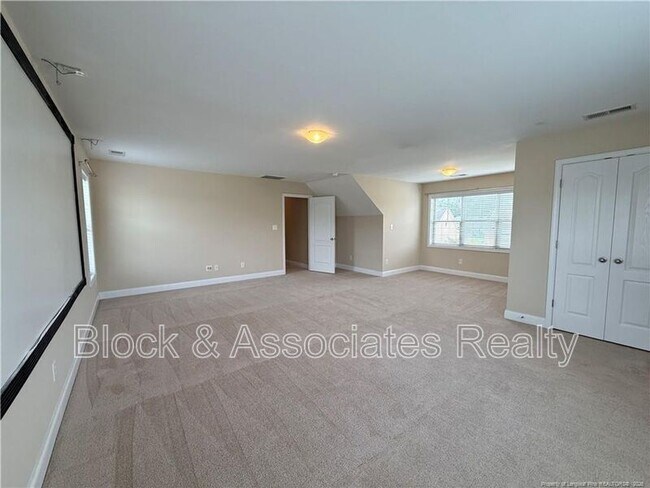 Building Photo - 1705 Bluffside Dr