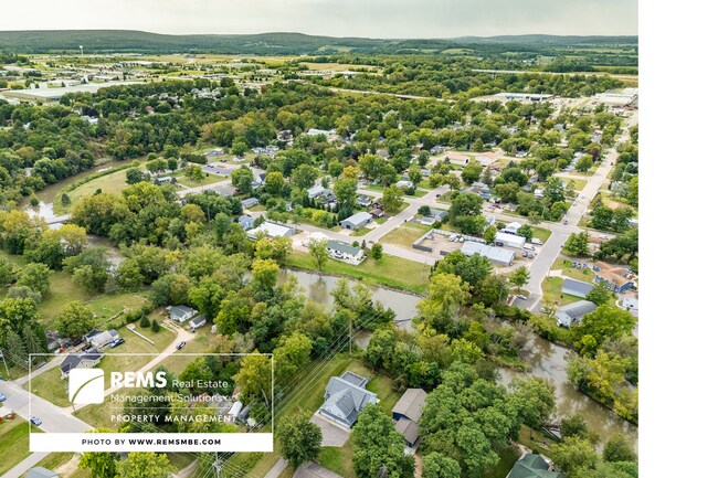 Building Photo - 815 Island Ct