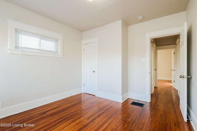 Building Photo - 616 S 42nd St