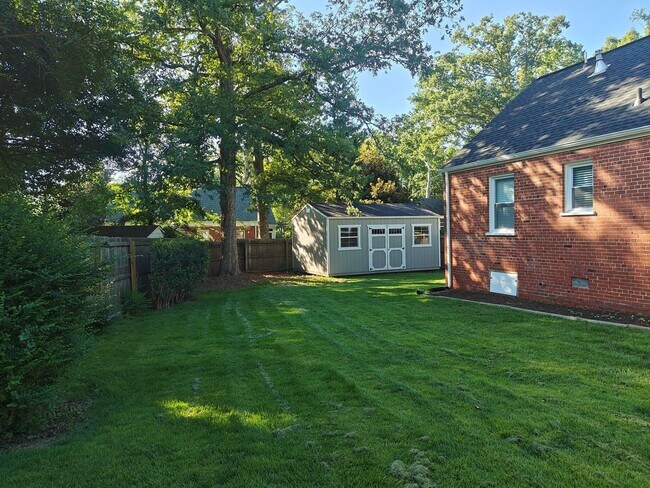Building Photo - 3 bedroom home off of Parham Rd