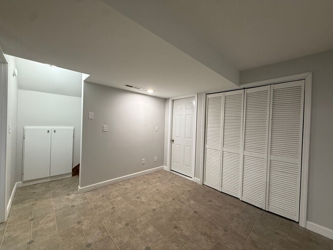 Building Photo - $3,200 | 5 Bedroom, 3 Bathroom House | No Pets | Available for Immediate Move In!