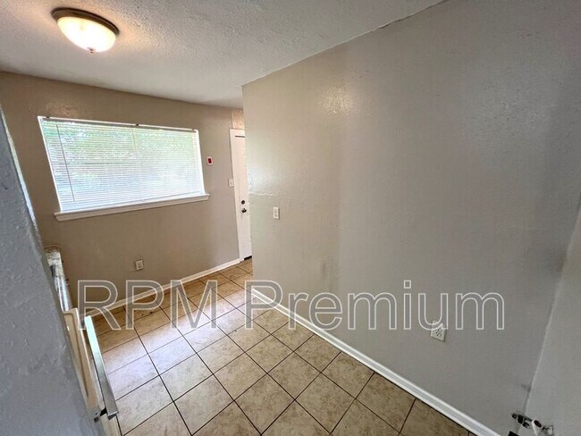 Building Photo - 6132 Pontotoc St