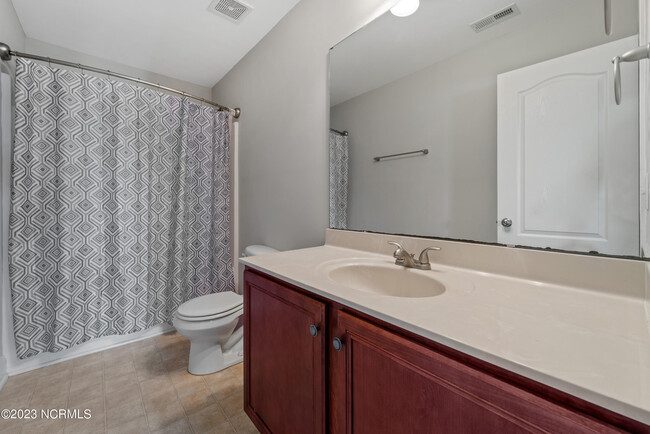 Building Photo - 270 Silver Hills Dr