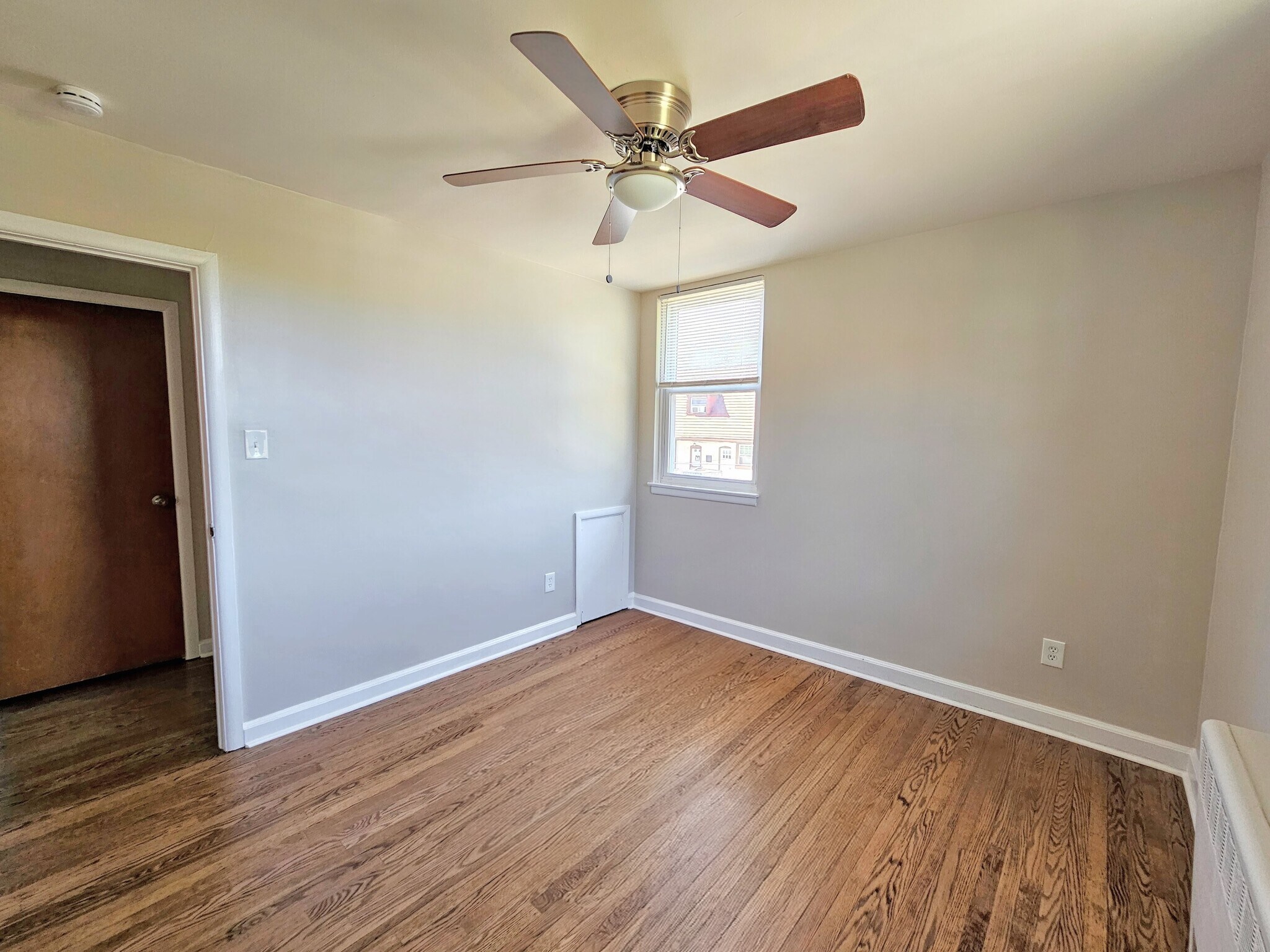 Building Photo - 24 Surrey Rd