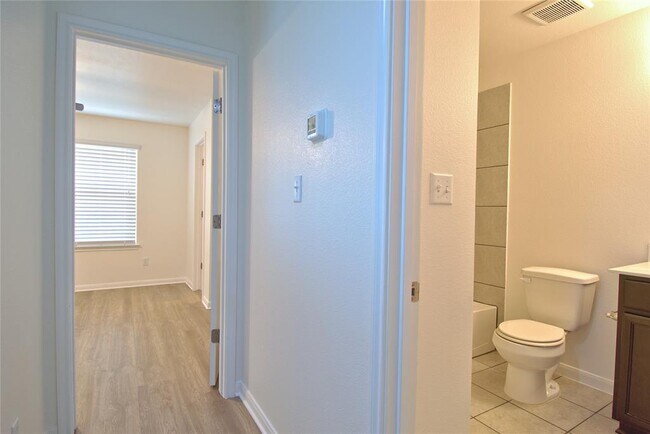 Building Photo - 4711 Giordano Dr