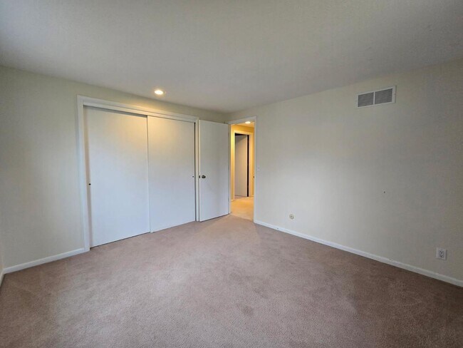 Building Photo - 5109 Coachman Rd