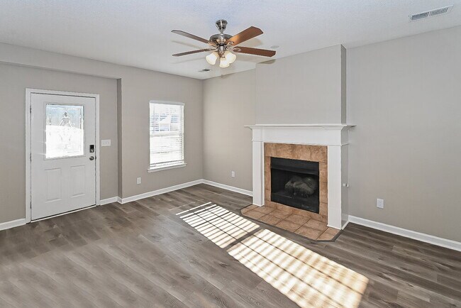 Building Photo - 9727 Pigeon Roost Park Cir