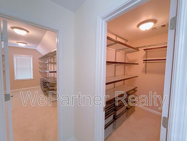 Building Photo - 280 Graystone Way