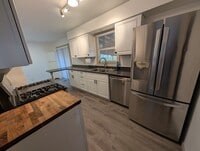 Building Photo - Fantastic 3 Bedroom Clarkston House with Fenced Backyard