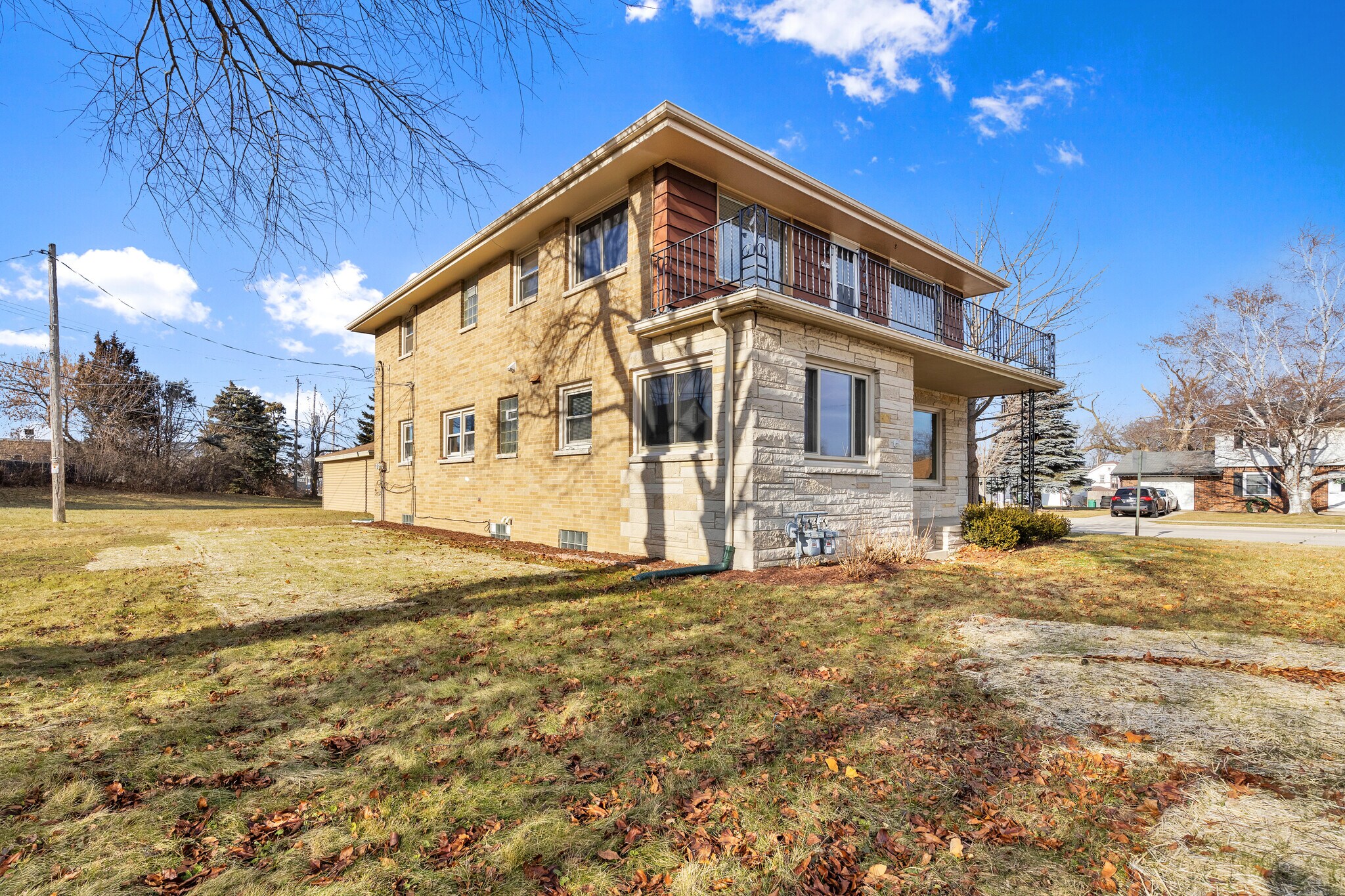 Building Photo - 4305 S Iowa Ave