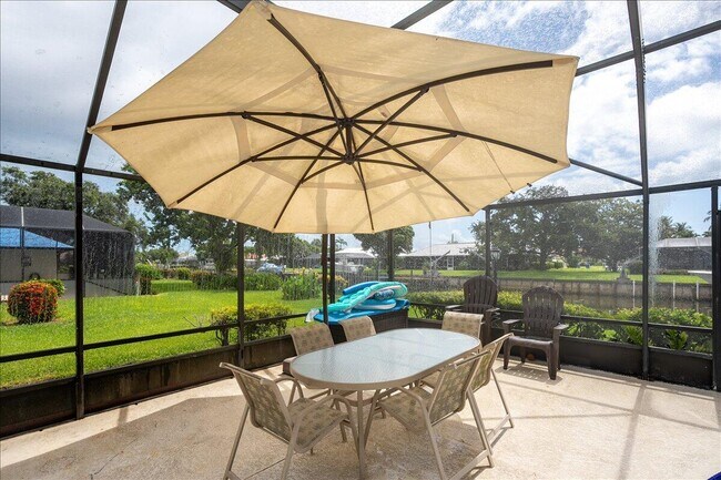 Building Photo - 2066 5th Ct SE