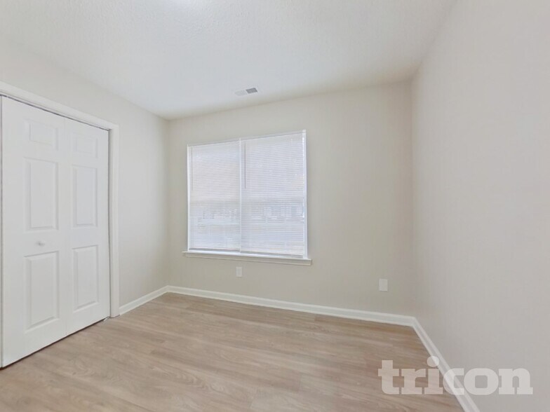 Building Photo - 5020 Osage Cir