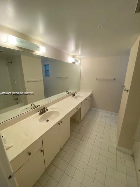 Building Photo - 4205 N University Dr