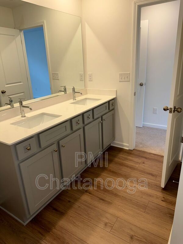 Building Photo - 244 Asbury Oak Ln