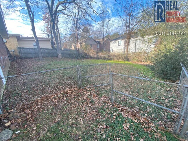 Building Photo - 2214 Coors Dr